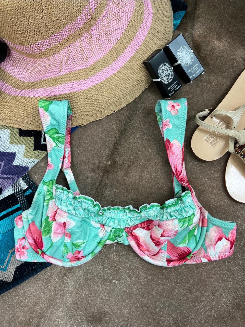 VTG Betsy Johnson Cabbage Floral Underwire Ruffle Bikini Top
